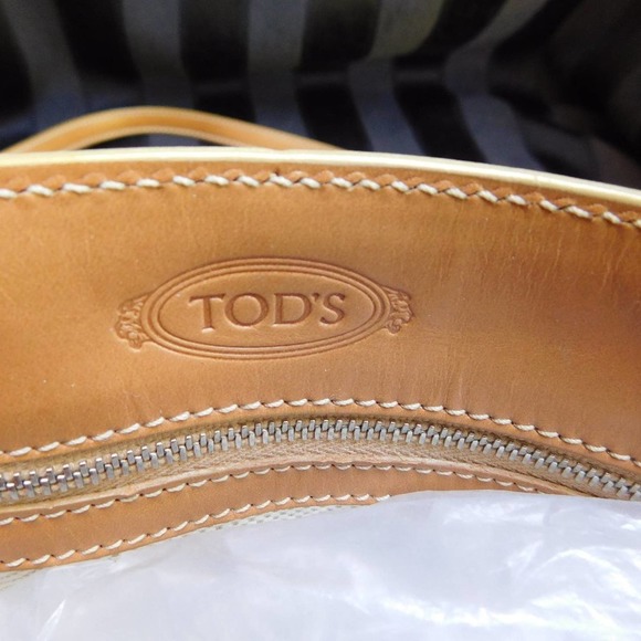 TOD'S TAN SMOOTH  LEATHER SATCHEL TOTE - Picture 8 of 12